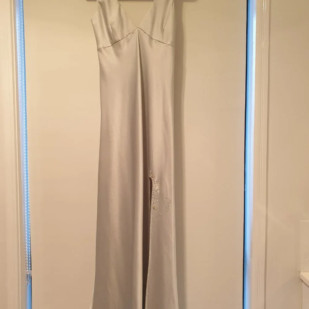 Matthew Eager in shimmery pale green - Size 8 - Picture 10 of 11